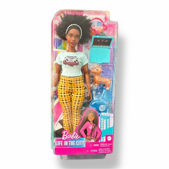 Barbie Other - Barbie Life in the City Lyla Doll NEW IN BOX